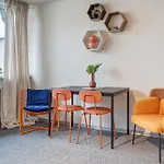 Bed & Breakfast Funky Penthouse Center