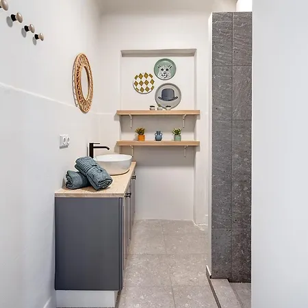 Funky Penthouse Center