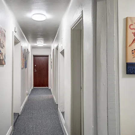 Funky Penthouse Center לינה וארוחת בוקר *