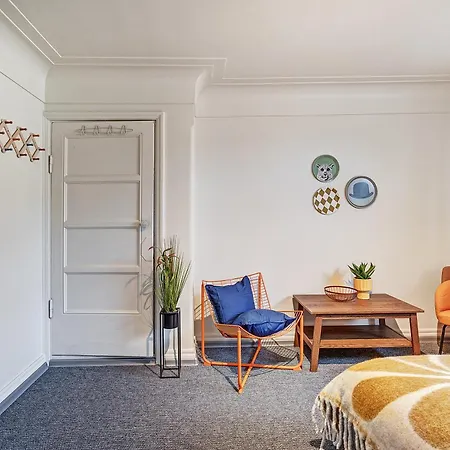 Funky Penthouse Center