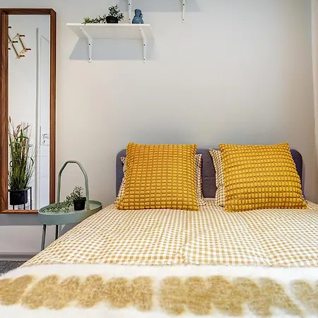 Bed & Breakfast Funky Penthouse Center *
