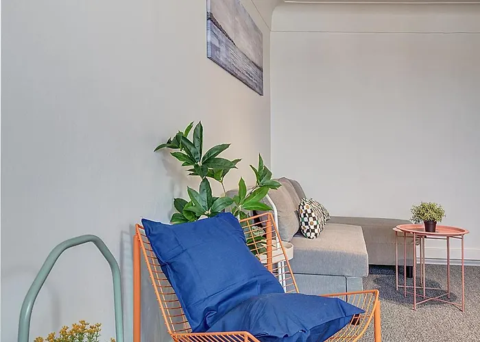 לינה וארוחת בוקר Funky Penthouse Center