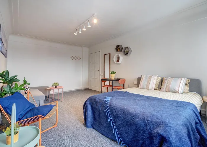 לינה וארוחת בוקר Funky Penthouse Center קובנה