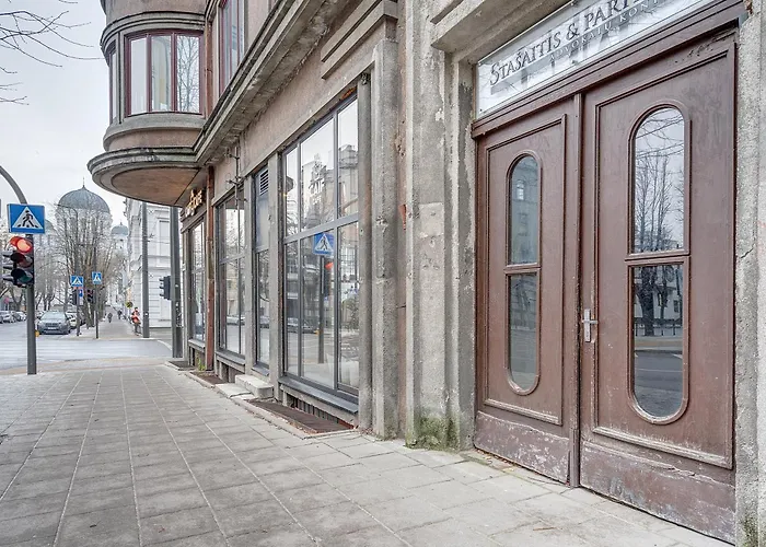 לינה וארוחת בוקר Funky Penthouse Center קובנה